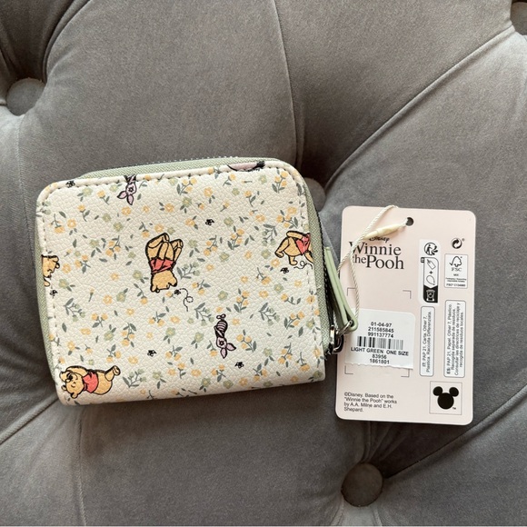 Winnie the Pooh Floral Print Wallet - Picture 3 of 4